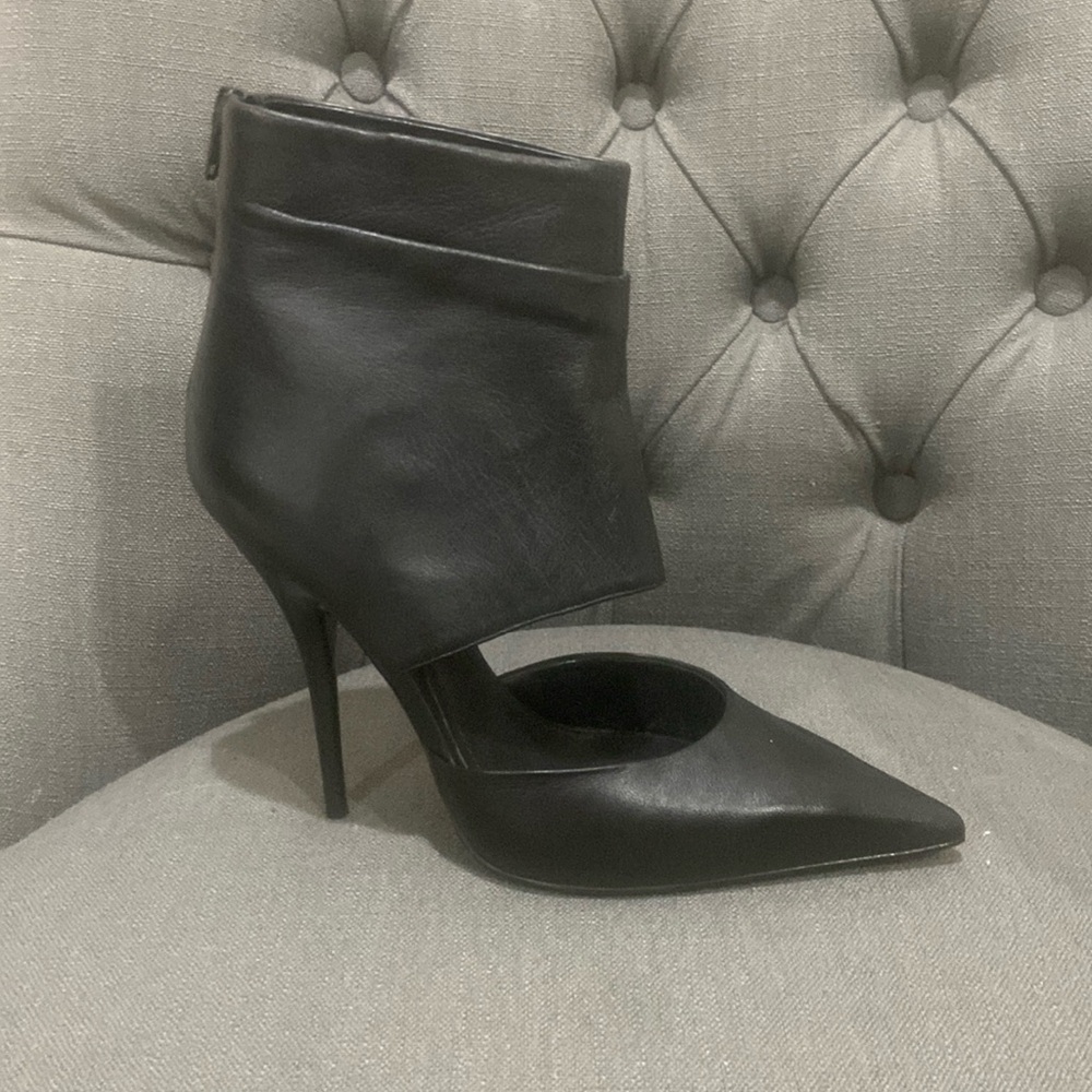 Aldo cuff heel